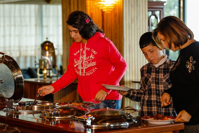 Sunday Buffet at Bay Lodge